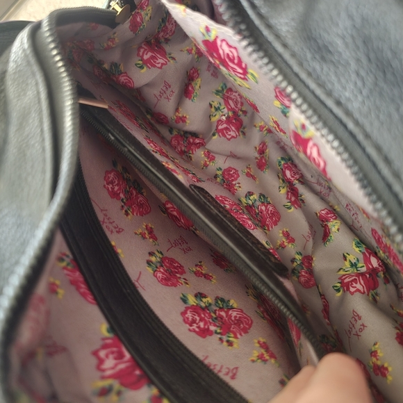 Betsey Johnson Reclining Panda Purse with Removable Shoulder Strap - Picture 7 of 8